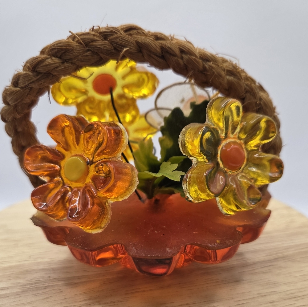 Vibrant Vintage Lucite Floral Daisy & Butterfly Decor 60s 70s - Picture 3 of 7